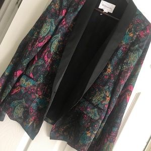 Beautiful Silk BCBG tuxedo inspired blazer